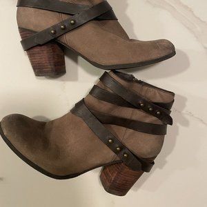 Bp Brown ankle booties